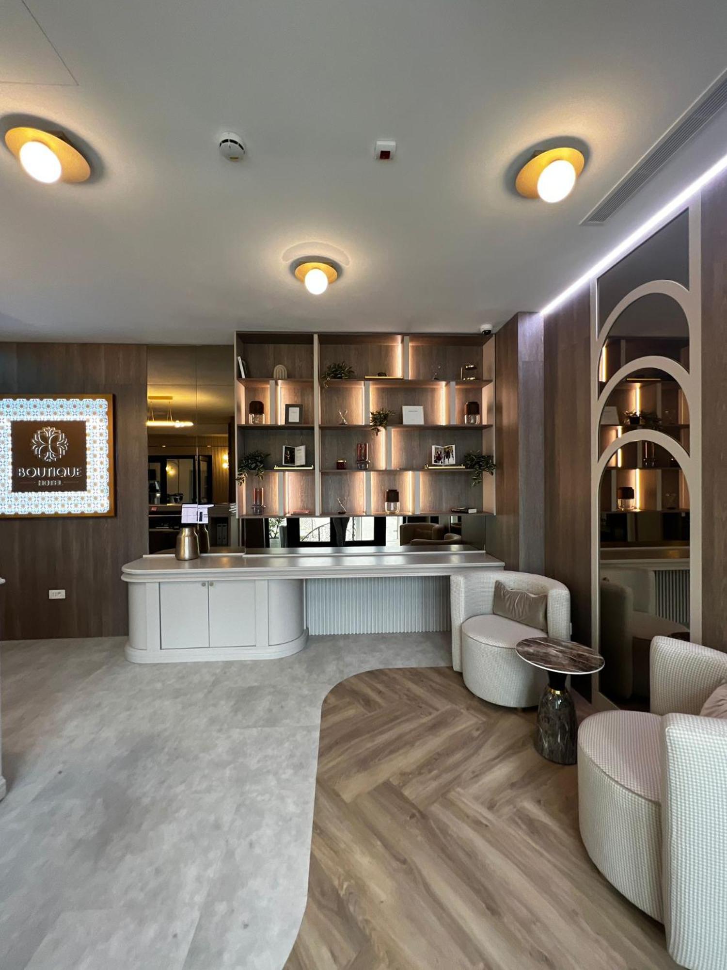 Boutique Hotel Bals Exterior photo