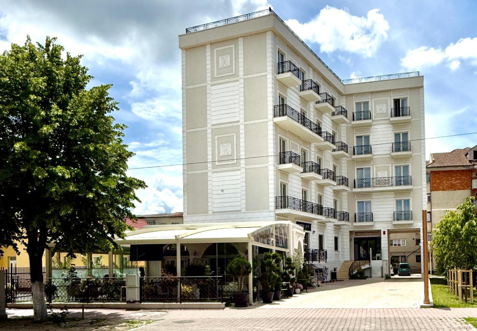 Boutique Hotel Bals Exterior photo